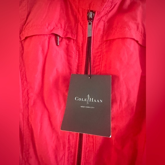 Gorgeous Cole Haan Coral Spring Jacket with Pouch for Storage *brand new!!!* - Picture 4 of 6